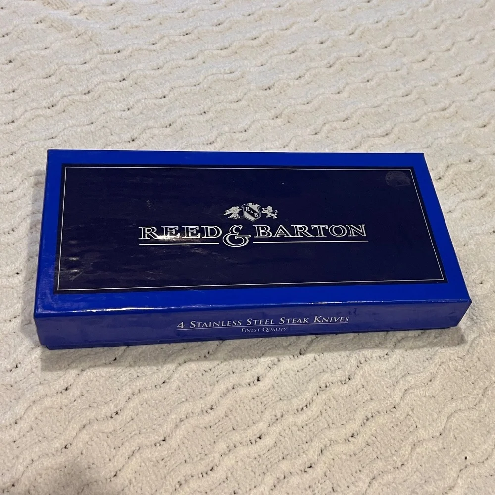 New Reed & Barton 4 pc Steak Knife Set in Box